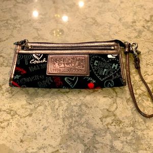 Coach Poppy wristlet